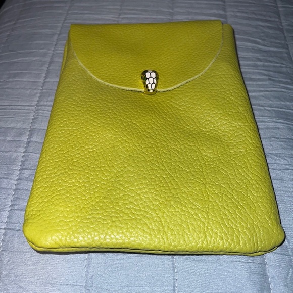 👜 Green CHIC Pebble Leather Designer Bag Snakehead Snap Closure. - Picture 14 of 15